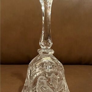Hofbauer Byrdes “Bird on a Limb” 8” German Lead Crystal Bell w/ Crystal Clapper